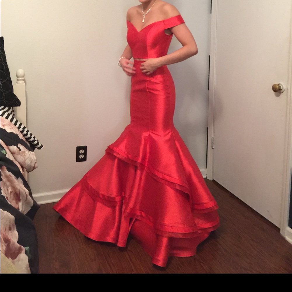 Beautiful Red Two-Piece Mermaid Prom Dress